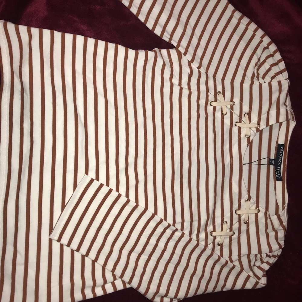 Veronica beard cognac baseball tee.